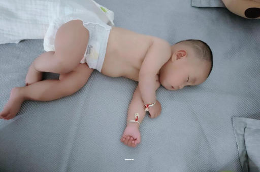 赤壁宝宝高烧怎么处理